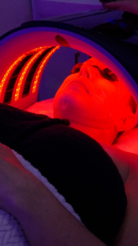 Red LED light therapy treatment at Eternite Spa