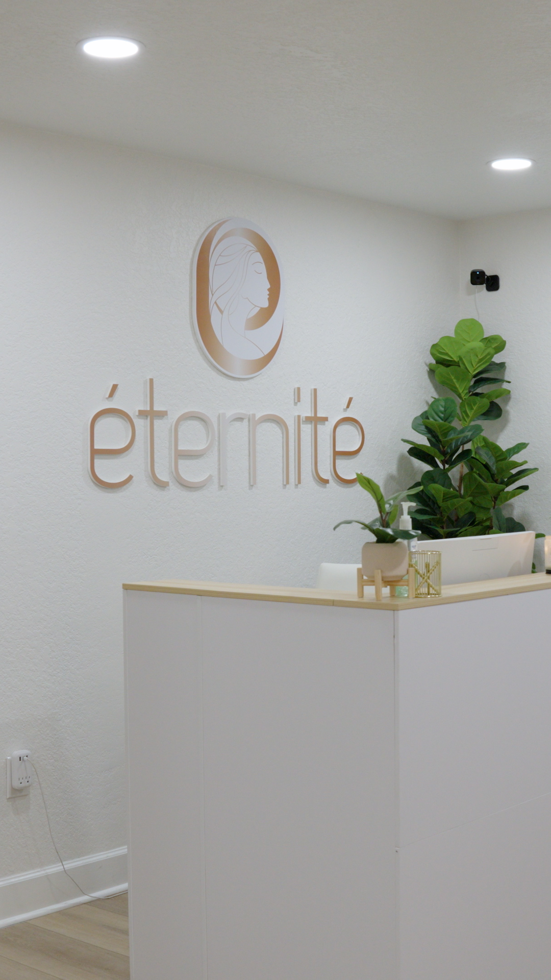 Eternite Spa reception and interior
