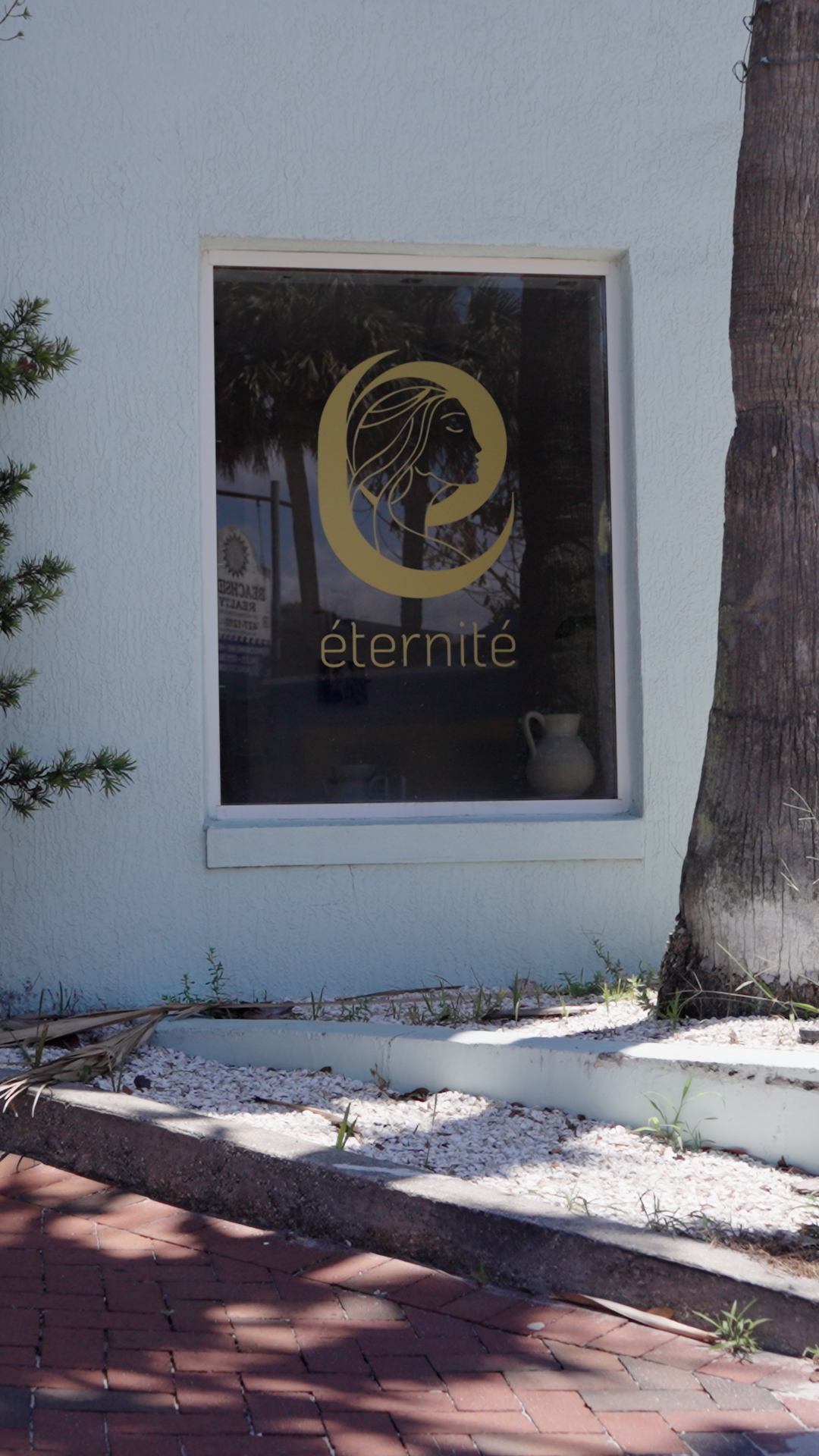 Eternite Spa studio window in New Smyrna Beach
